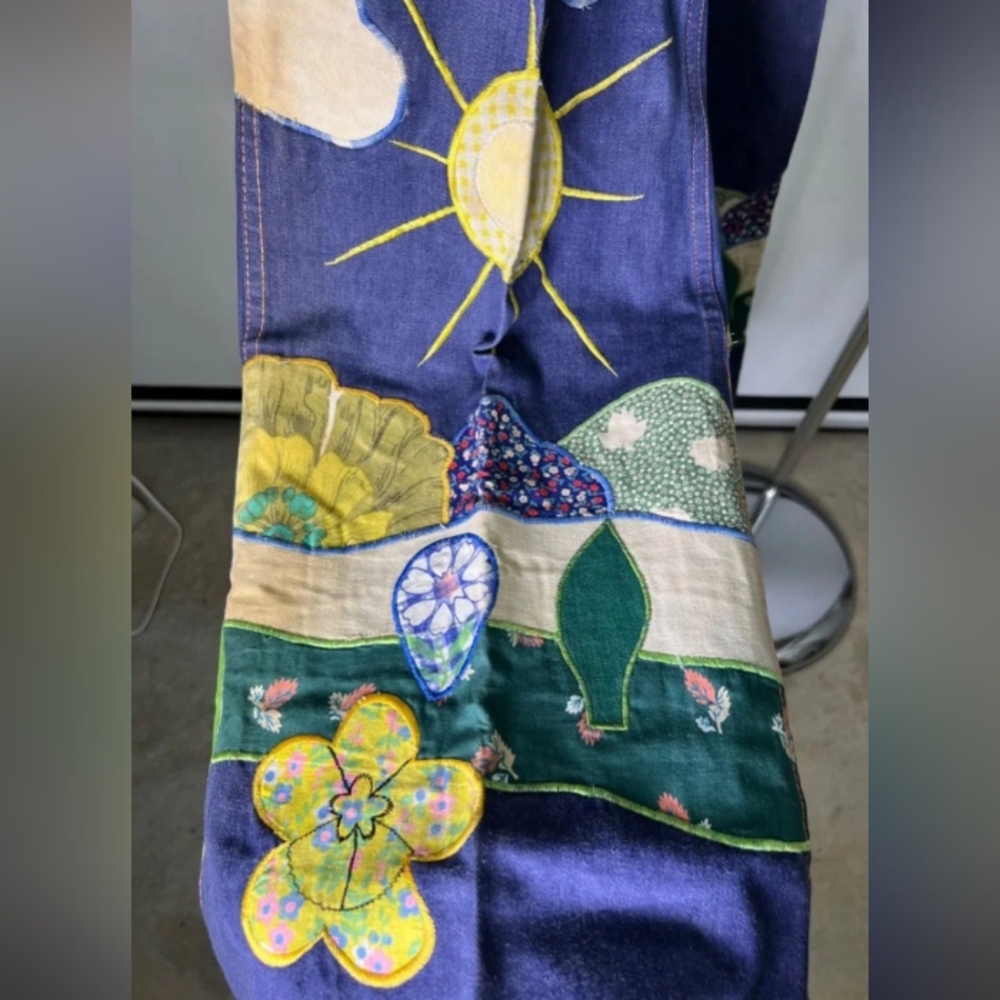 True Vintage 70s bell bottom jeans with embroidery and patches - Picture 6 of 12